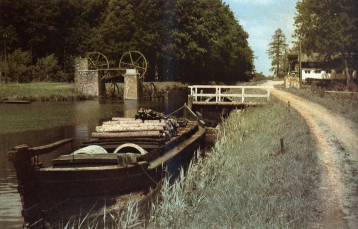 Kolorowa fotografia pochylni Buczyniec sprzed 1945 r. Pochylnia Buczyniec - kolorowa fotografia sprzed 1945 r.